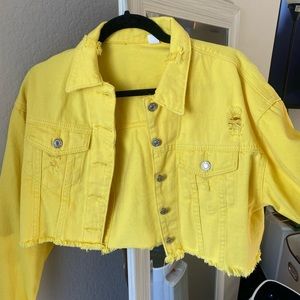 Cropped yellow distressed Jean jacket!